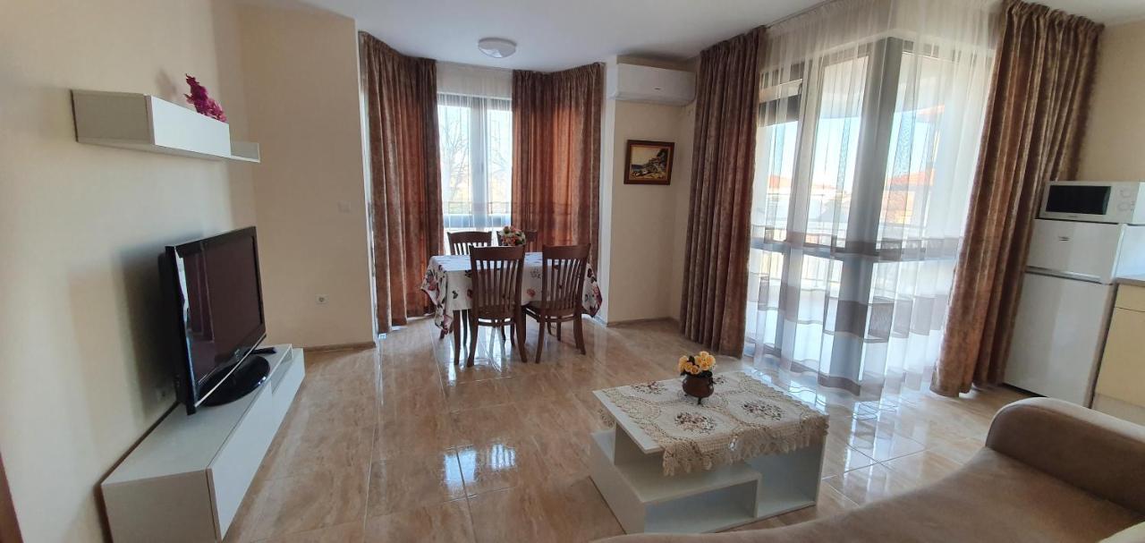 Luxury Apartments Ekaterina Cernomoreț Exterior foto