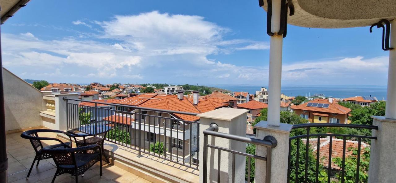Luxury Apartments Ekaterina Cernomoreț Exterior foto