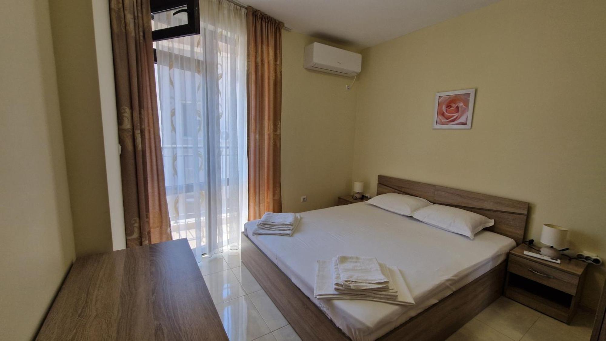 Luxury Apartments Ekaterina Cernomoreț Exterior foto